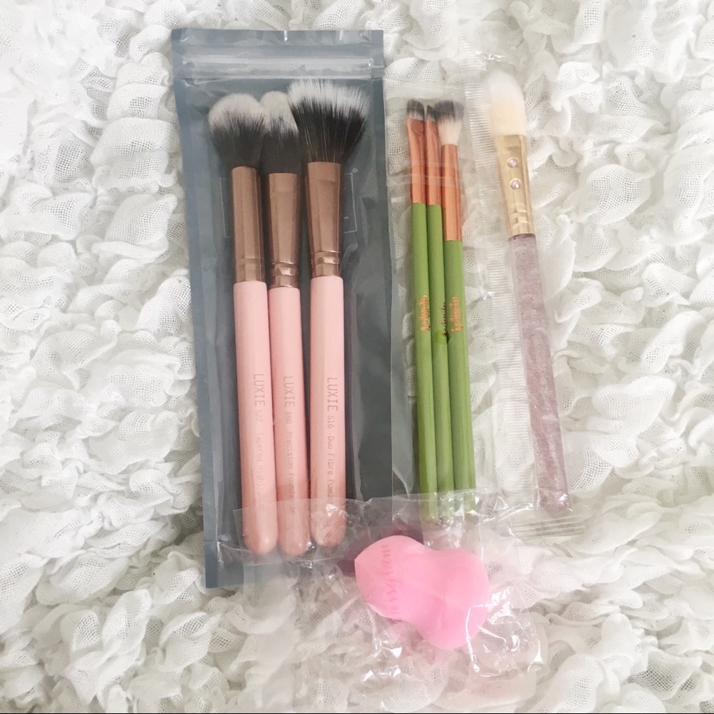 NEW makeup tools bundle - Picture 1 of 6